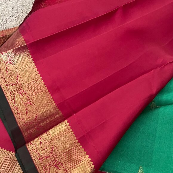 Kanchipuram Pure Silk Saree Green with Red Zari Border & Rich Pallu | Bl. Fabric - Picture 13 of 14